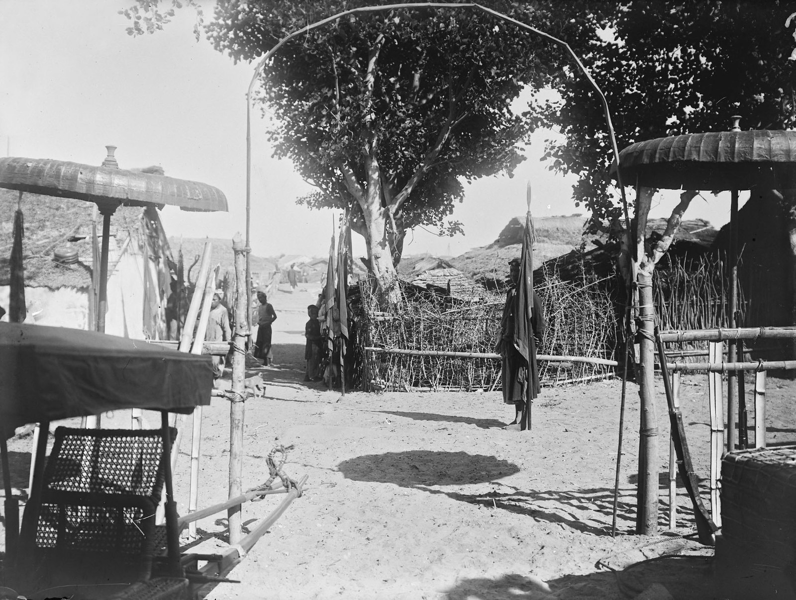 chum-anh-hanh-trinh-tren-duong-cai-quan-nam-1898-cua-andre-salles-wetrekvn