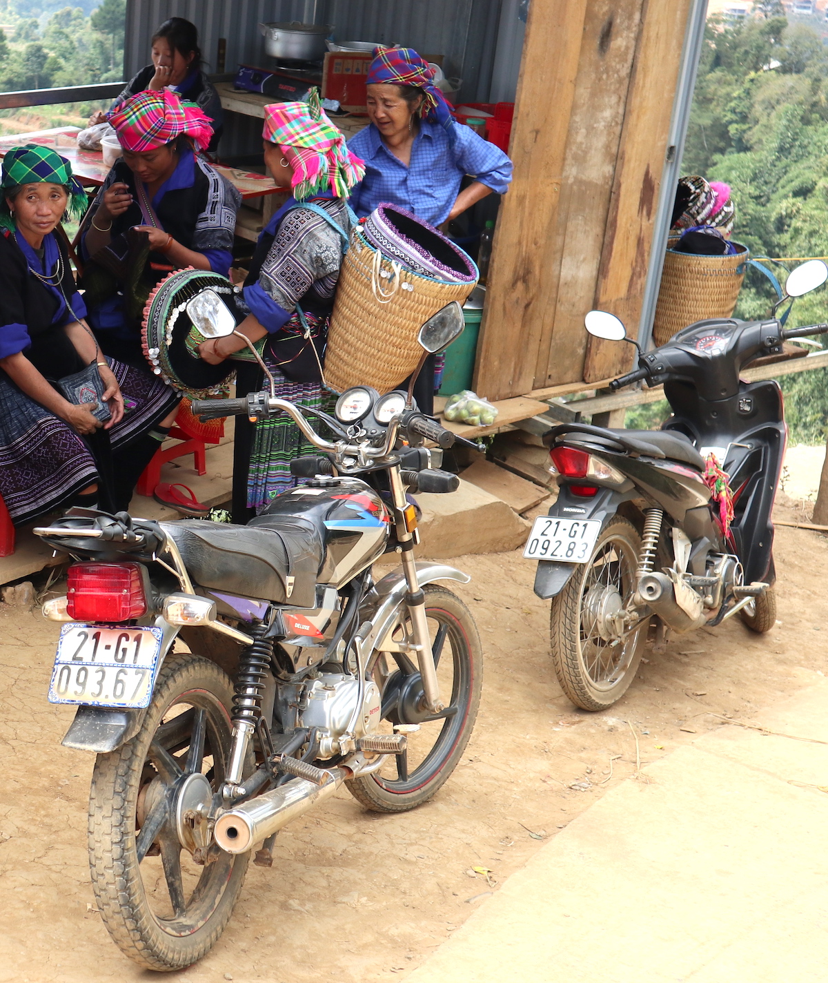 Ruong-bac-thang-mu-cang-chai-dep-hut-hon-mua-lua-chin-wetrekvn