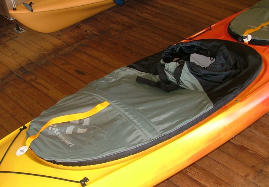 cach-chon-ao-chong-nuoc-khi-cheo-thuyen-kayak-wetrek_vn-2.