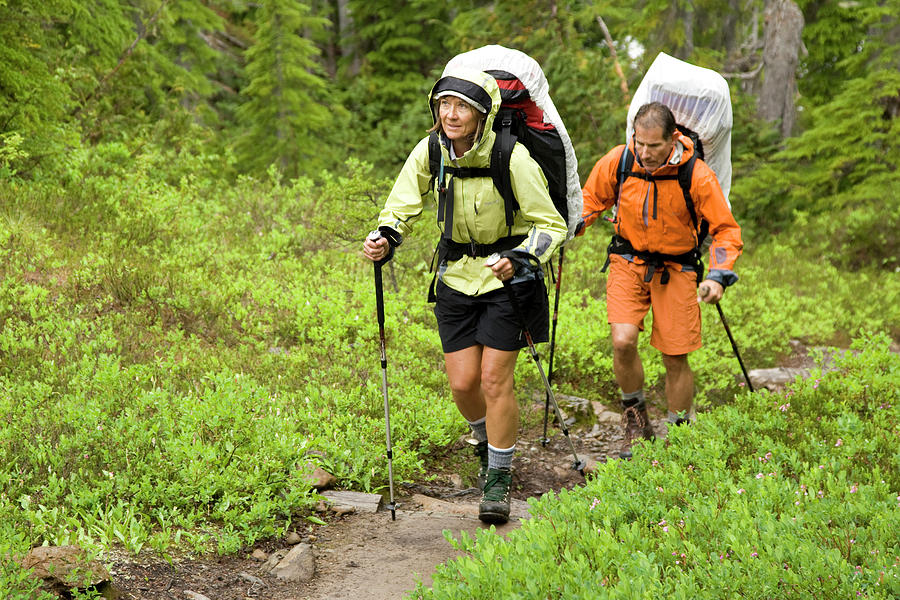 Hình 3: Ai sẽ tin tưởng lựa chọn giày Clorts