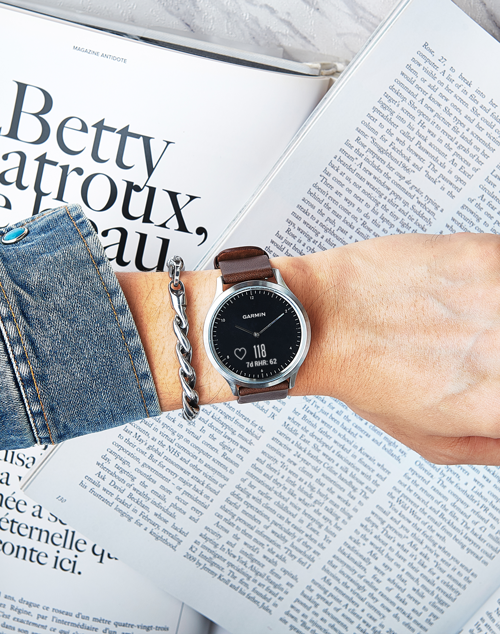 4-dong-ho-thong-minh-Garmin-Vivomove-HR-Sport-Sandstone-Black- 8725-wetrekvn