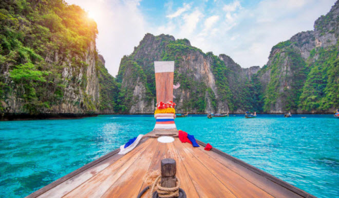 10-diem-du-lich-noi-tieng-bi-du-khach-tan-pha-khong-thuong-tiec-wetrekvn