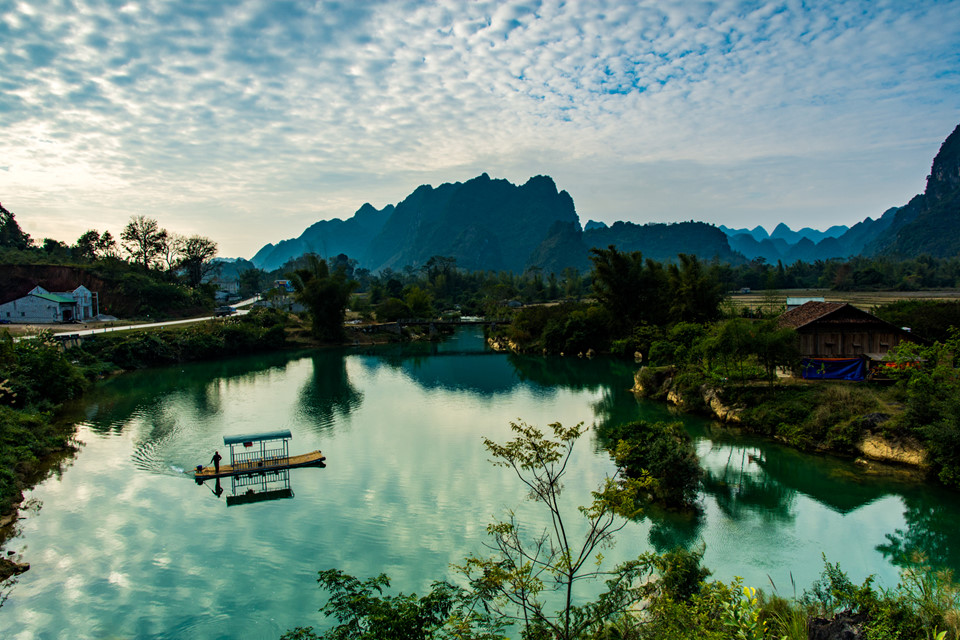 co-mot-cao-bang-dep-nhu-mua-thu-troi-au-giua-ngay-dong-lanh-gia-wetrekvn