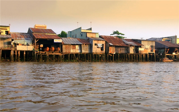 ghe-tham-cho-noi-mot-trong-nhung-ngoi-cho-hot-nhat-dat-viet-wetrekvn