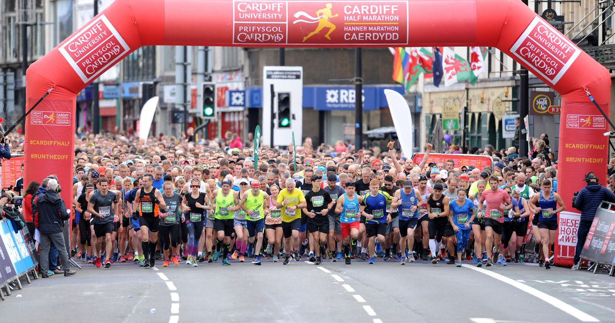 hai-runner-thiet-mang-chi-cach-nhau-3-phut-khi-ket-thuc-duong-chay-21km-wetrekvn