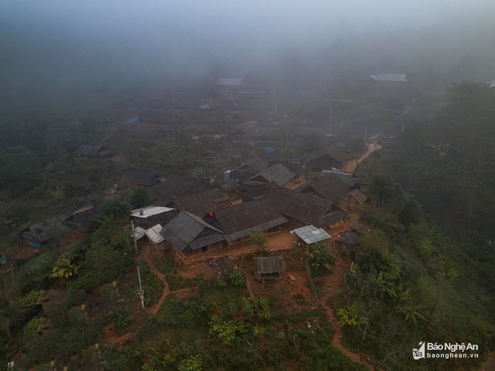 canh-dep-me-hon-tren-cung-duong-mien-tay-nghe-an-wetrekvn