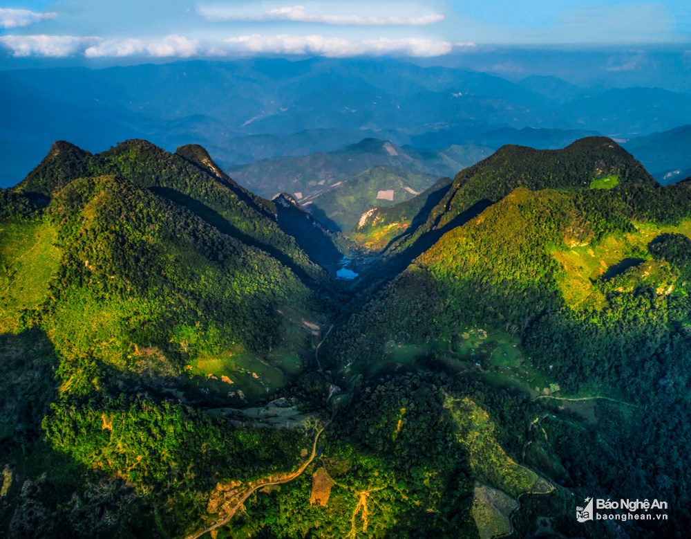 canh-dep-me-hon-tren-cung-duong-mien-tay-nghe-an-wetrekvn