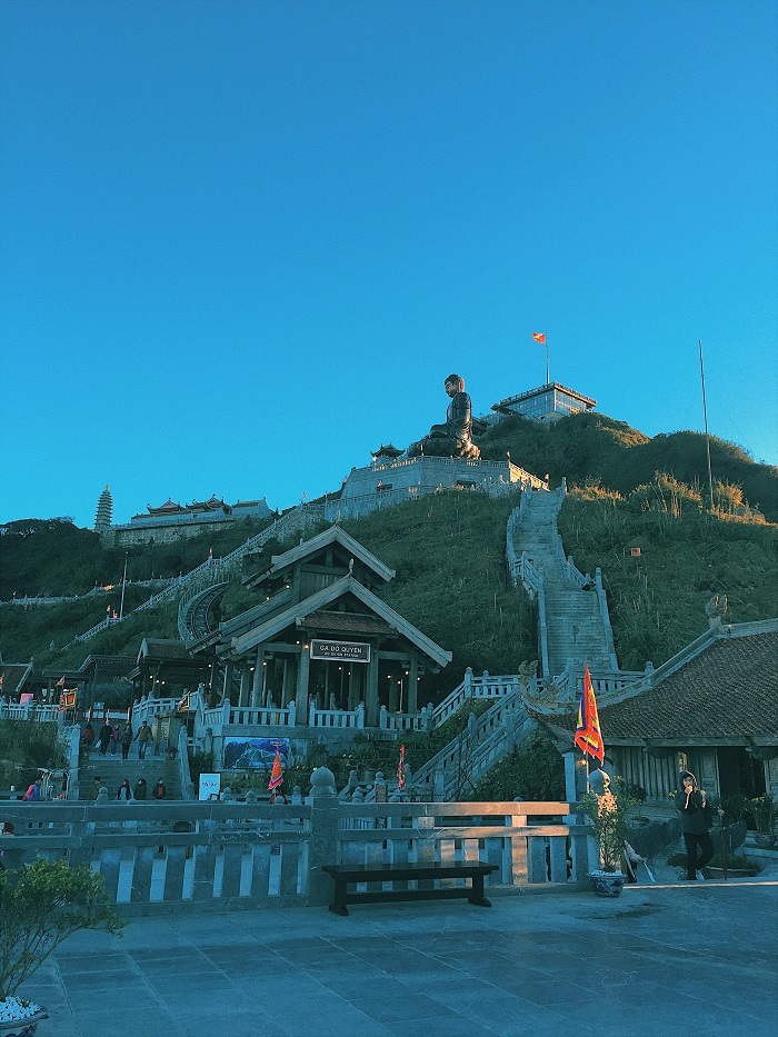len-sapa-san-tuyet-xua-roi-ngam-hoang-hon-tren-fansipan-gio-moi-là-hot-trend-nay-wetrekvn