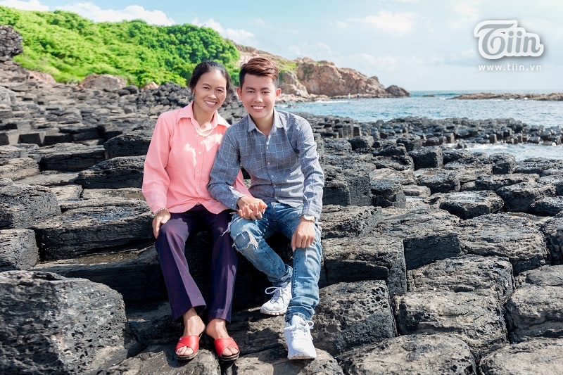 9x-dua-nguoi-me-nong-dan-di-du-lich-khien-nhieu-ban-tre-chot-da-minh-da-vo-tam-voi-me-bao-lau-roi-wetrekvn