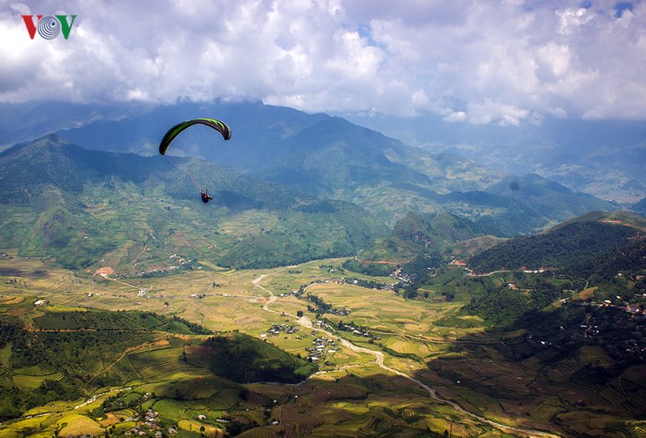 ngam-mua-vang-tai-Mu-Cang-Chai-mien-phi-duoi-goc-nhin-dai-bang-wetrekvn
