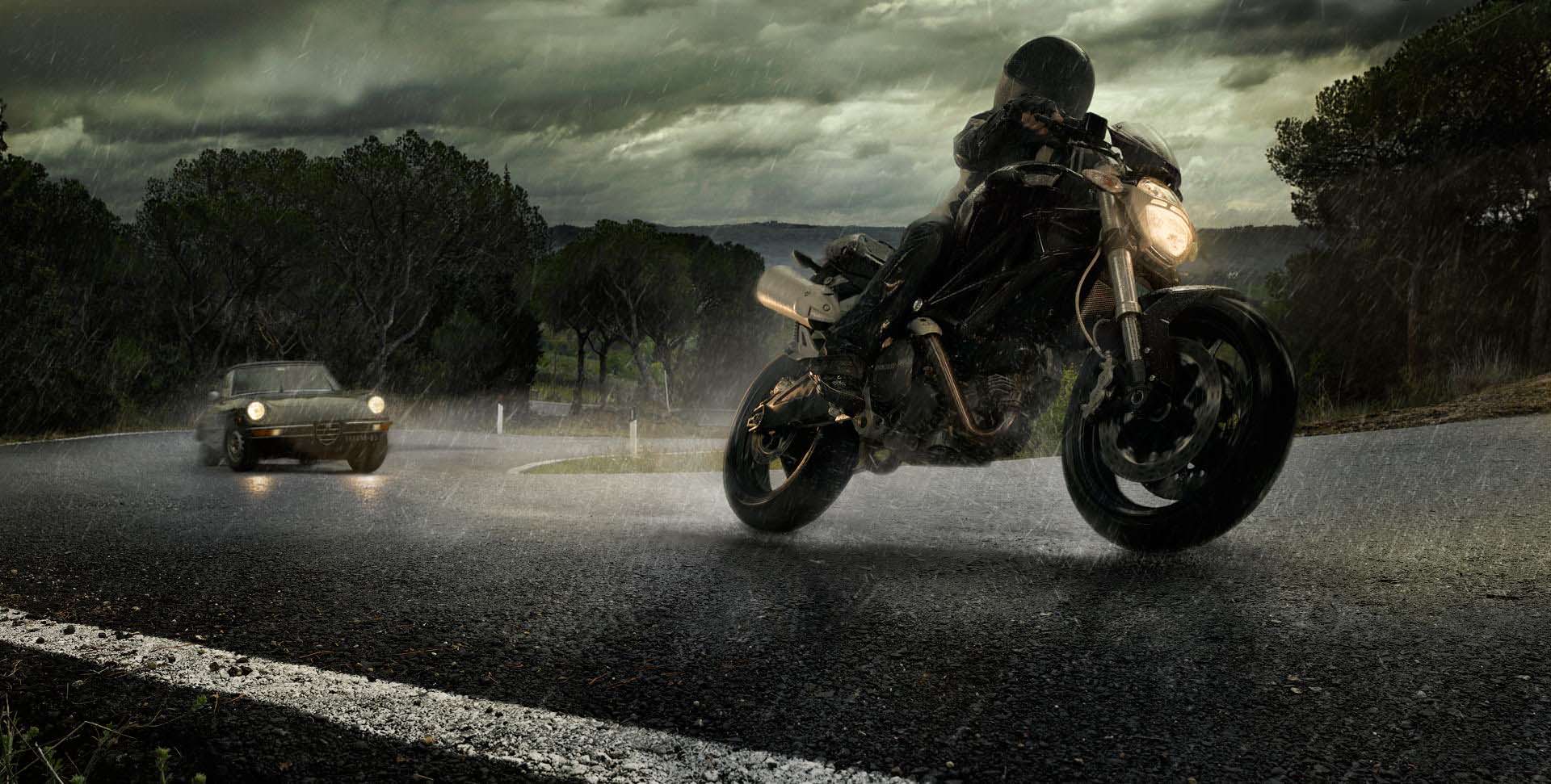 di-xe-moto-theo-doi-thoi-tiet-wetrek.vn