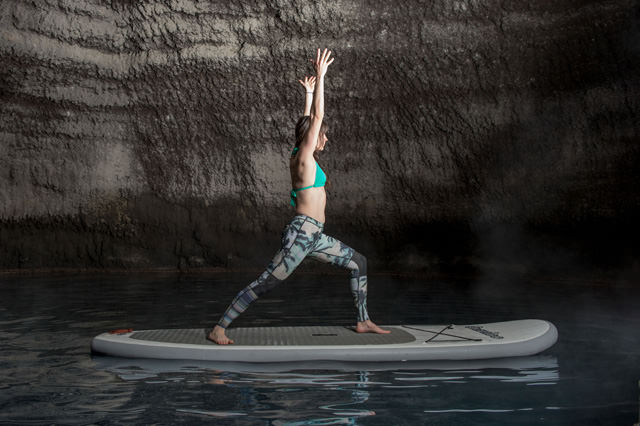 sup-yoga-van-cheo-dung-warrior-i-wetrek.vn