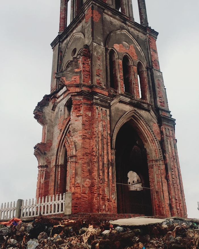 5-dia-diem-du-lich-tro-nen-noi-tieng-sau-khi-bi-bo-hoang-tai-viet-nam