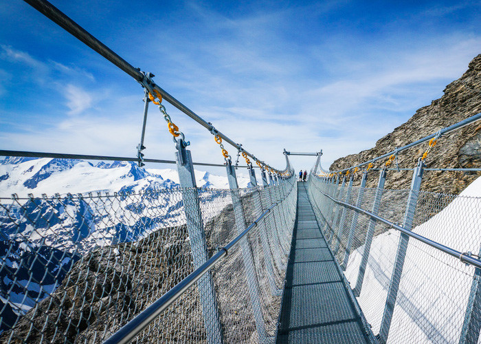 10-cay-cau-treo-an-tuong-tren-the-gioi