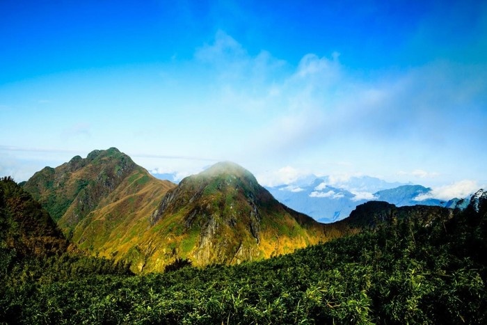 nhung-ngon-nui-co-view-dep-nhat-viet-nam