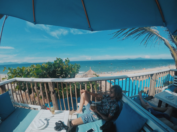 ba-me-u70-du-lich-cung-con-trai