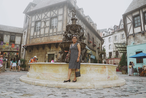 ba-me-u70-du-lich-cung-con-trai