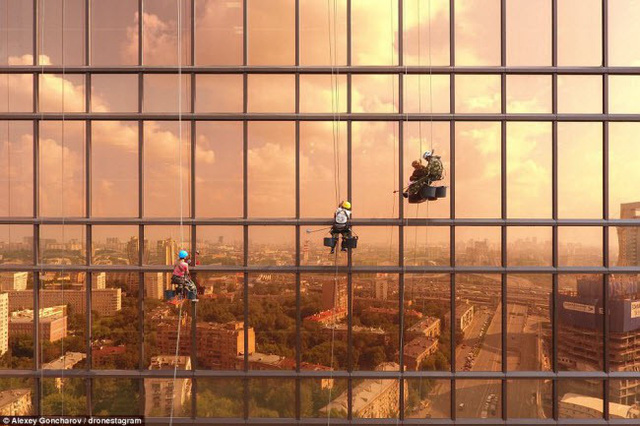 the-gioi-2017-dep-khac-la-tu-tren-cao