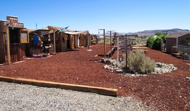 10-dat-nuoc-nho-be-it-nguoi-biet-den-tren-TG