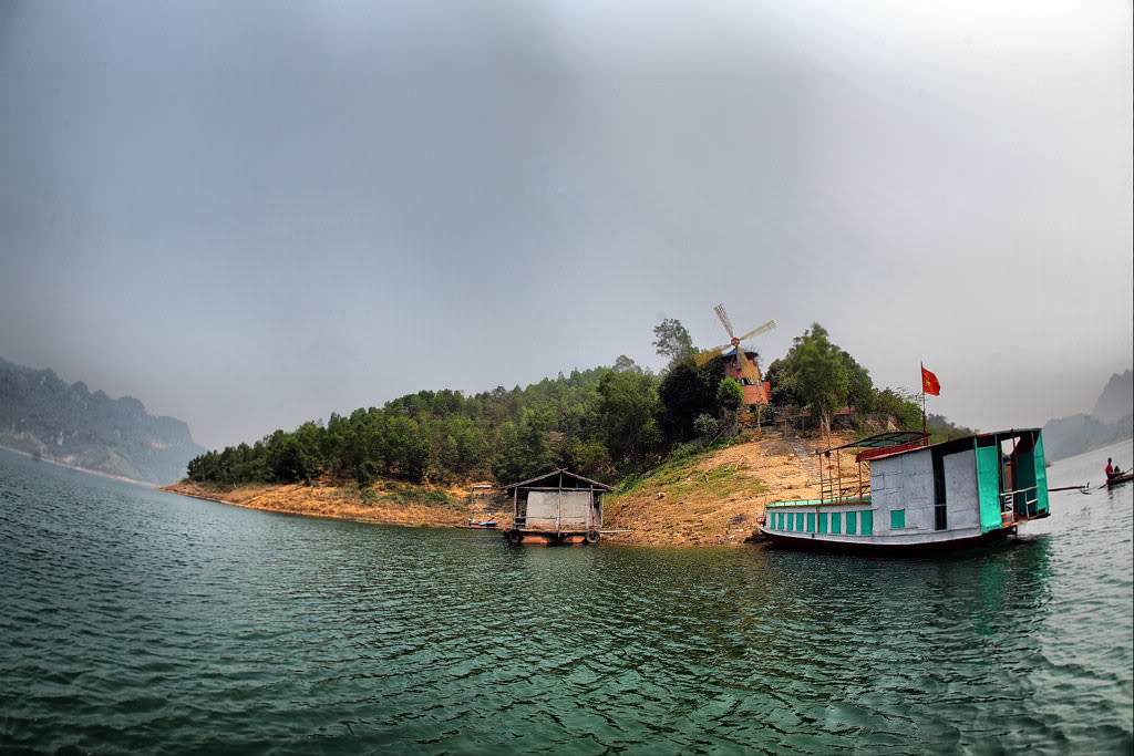 10-diem-den-khong-the-bo-lo-cho-nhung-ke-cuong-chan-khi-thang-3-ve-wetrek.vn