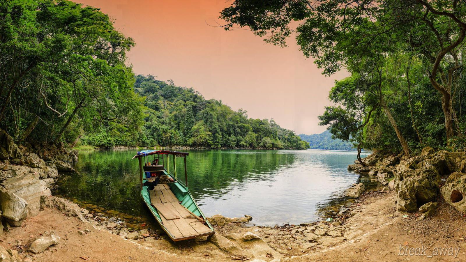 20-ho-nuoc-dep-me-hon-doc-viet-nam-wetrek.vn