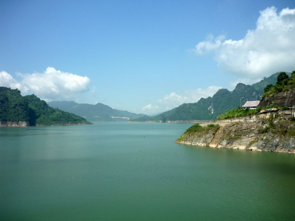 20-ho-nuoc-dep-me-hon-doc-viet-nam-wetrek.vn