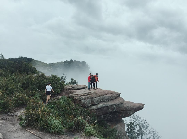 3-mom-da-ao-tung-chao-khien-gioi-tre-dua-nhau-check-in-wetrek.vn