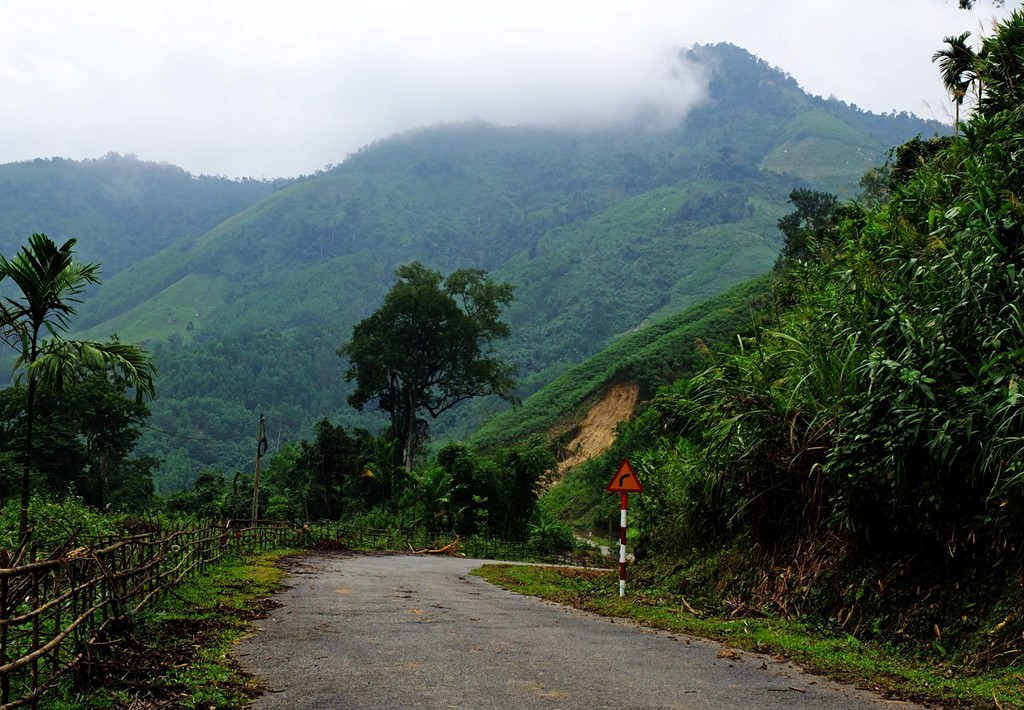 Bat-mi-cung-duong-xuyen-viet-cucla-rat-it-dau-chan-lu-hanh-wetrek.vn
