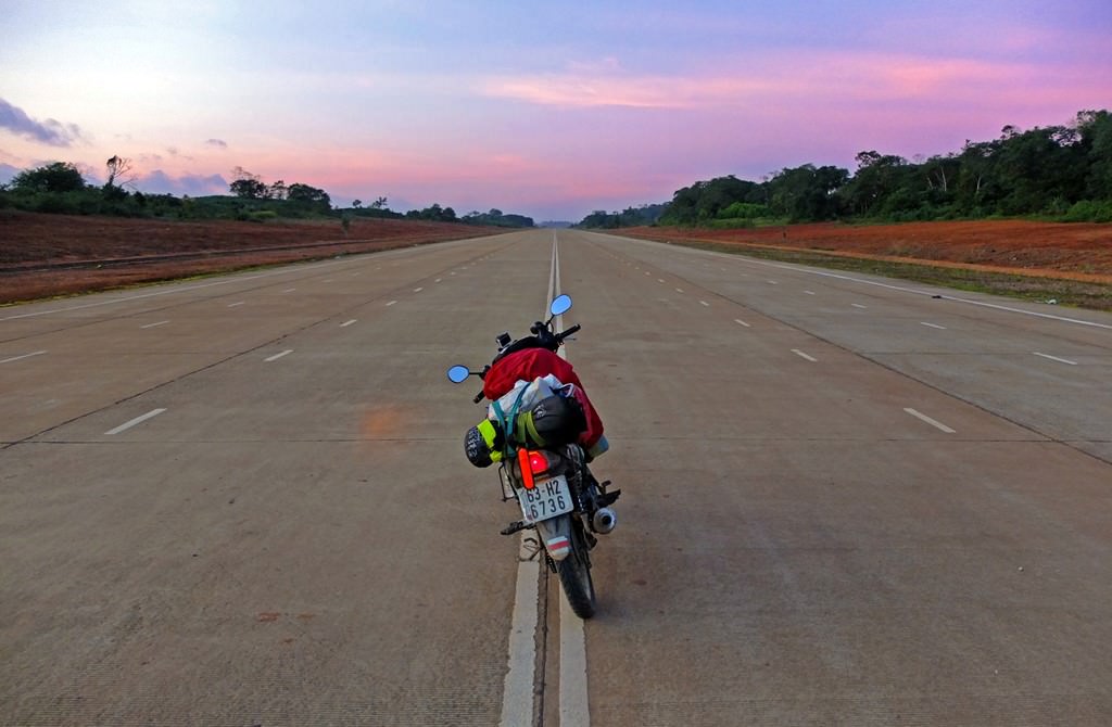 Bat-mi-cung-duong-xuyen-viet-cucla-rat-it-dau-chan-lu-hanh-wetrek.vn
