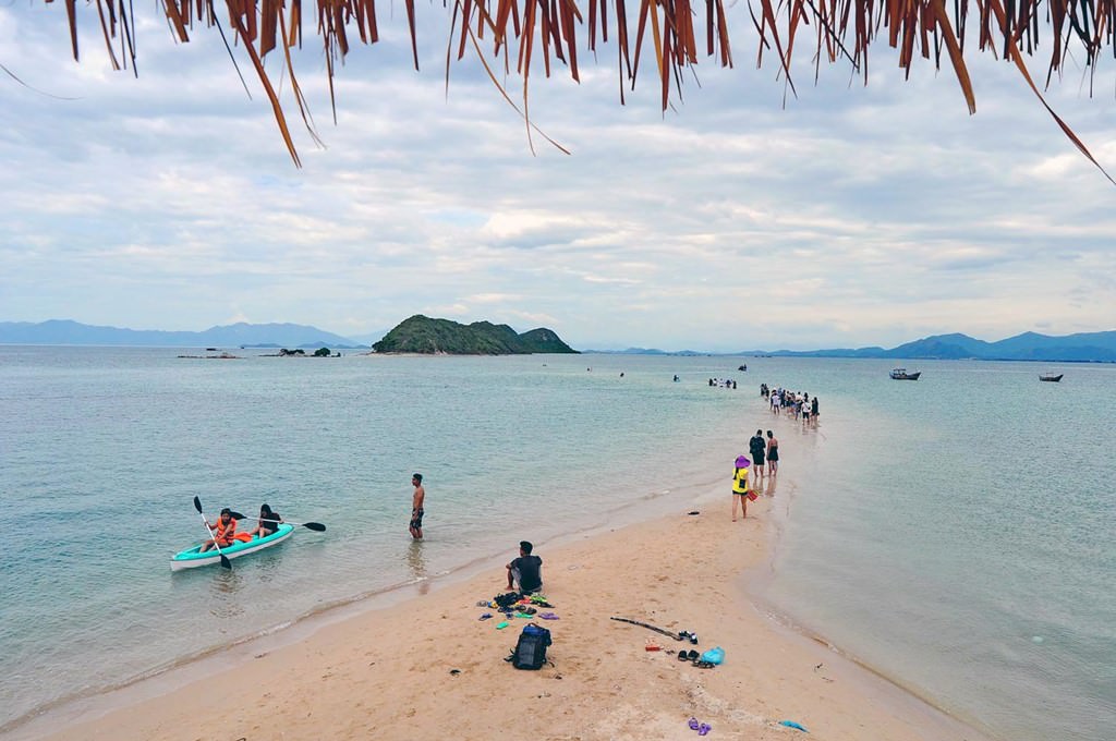 Bi-kip-tro-ve-thoi-nguyen-thuy-tren-hon-dao-hoang-so-bac-nhat-viet-nam-wetrek.vn