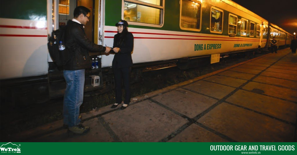 Duong-sat-ban-ve-10000-dong-di-cua-lo-sa-pa-wetrek.vn