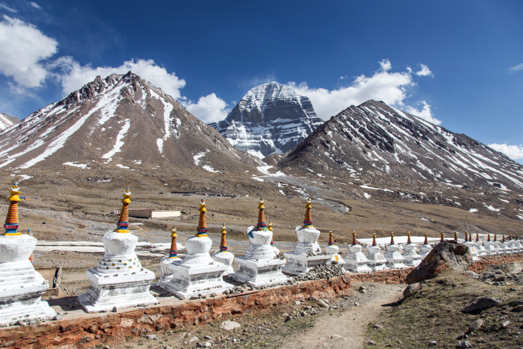 Nui-thieng-kailash-sieu-thanh-dia-cua-4-nen-ton-giao-tren-the-gioi-wetrekvn