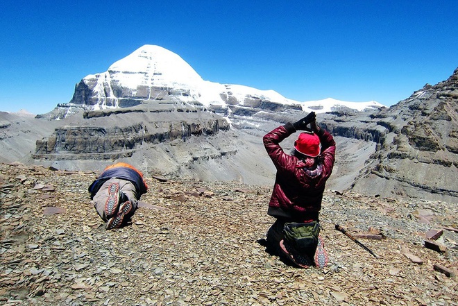 Nui-thieng-kailash-sieu-thanh-dia-cua-4-nen-ton-giao-tren-the-gioi-wetrekvn