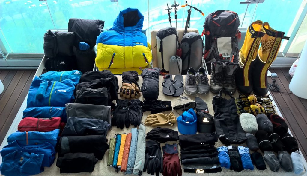 nguoi-viet-phai-bo-ra-2-ty-dong-de-chinh-phuc-everest-nhieu-hay-it-wetrekvn