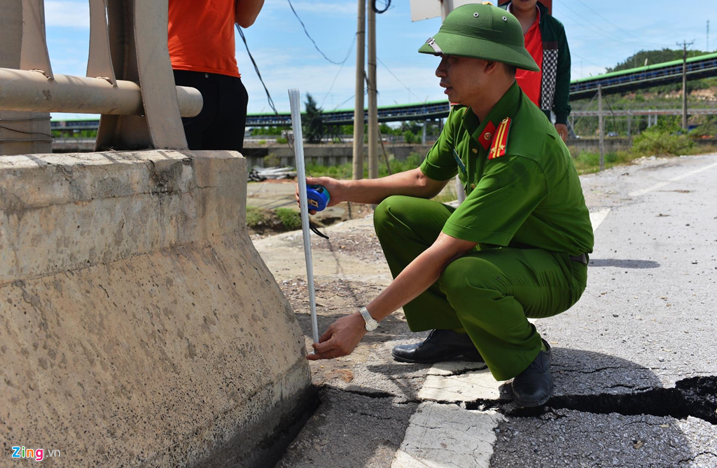 Cầu Yên Hòa ở Thanh Hóa bị xé toạc sau cơn bão số 2, 2 người đã tử vong