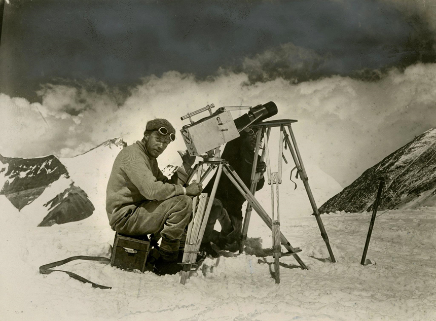 Ảnh độc về đỉnh Everest ''chết chóc'' cách đây một thế kỷ