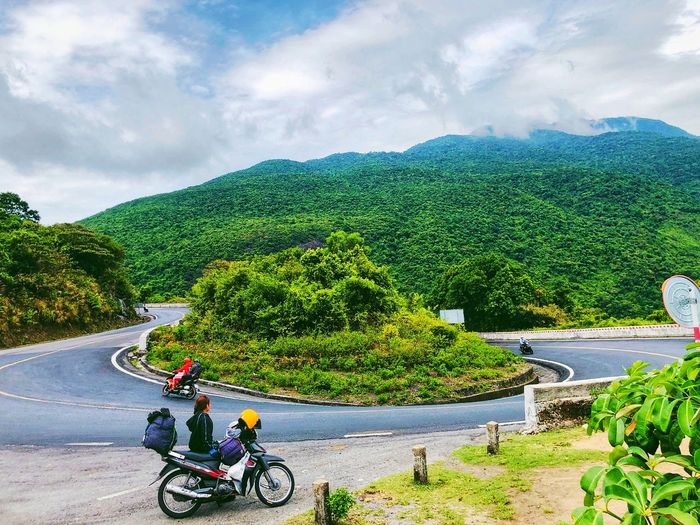 Vo-chong-ru-nha-nghi-viec-cung-nhau-di-het-viet-nam-trong-vong-40-ngay-wetrekvn