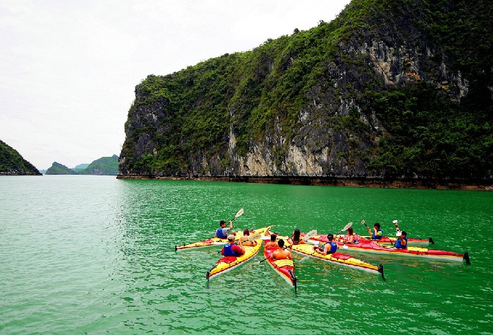 Top-nhung-dia-diem-du-lich-cheo-thuyen-kayak-ly-tuong-quanh-mien-bac-wetrekvn