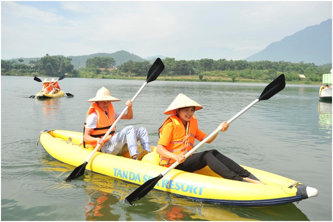 Top-nhung-dia-diem-du-lich-cheo-thuyen-kayak-ly-tuong-quanh-mien-bac-wetrekvn