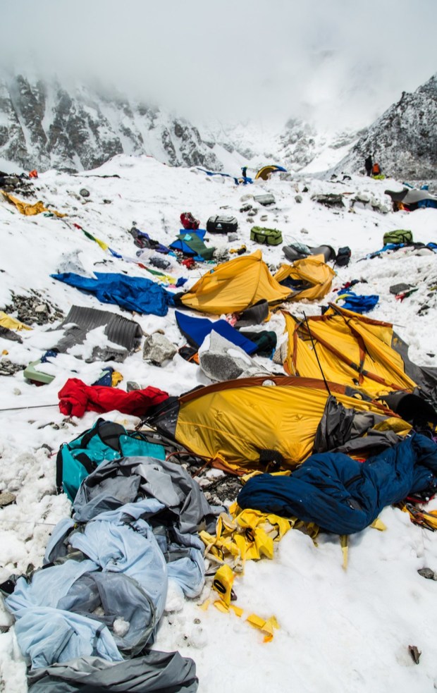 12 câu chuyện ám ảnh đằng sau các thi thể trên đỉnh Everest