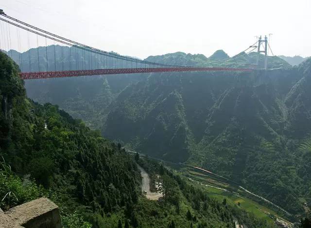 15-cung-duong-vuot-nui-vuot-bien-ngoan-muc-nhat-the-gioi-wetrekvn.jpg