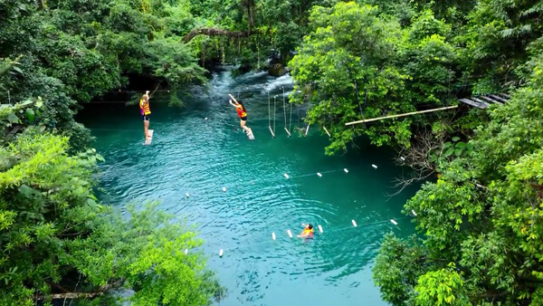 Cheo-kayak-o-suoi-nuoc-Mooc-song-Chay-Quang-Binh-wetrekvn.jpg