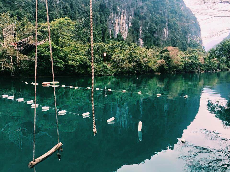 Cheo-kayak-o-suoi-nuoc-Mooc-song-Chay-Quang-Binh-wetrekvn.jpg