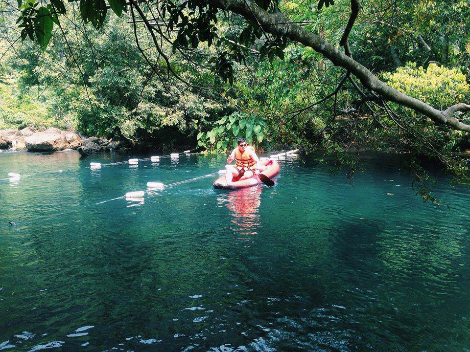 Cheo-kayak-o-suoi-nuoc-Mooc-song-Chay-Quang-Binh-wetrekvn.jpg
