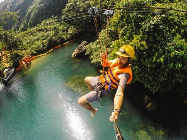 Cheo-kayak-o-suoi-nuoc-Mooc-song-Chay-Quang-Binh-wetrekvn.jpg