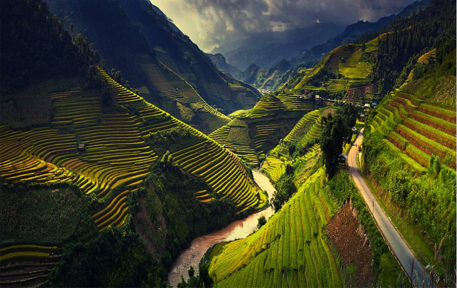 Cung-duong-xuyen-Dong-Tay-Bac-dep-nhat-Viet-Nam.jpg