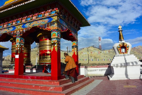 Hanh-huong-Ladakh-tim-ve-mien-dat-Phat-wetrekvn.jpg