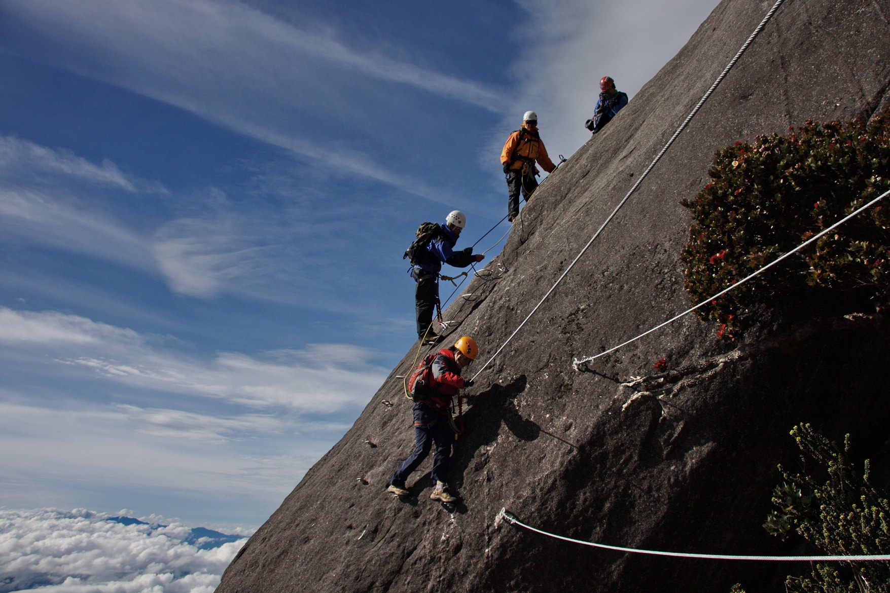 Kinh-nghiem-chinh-phuc-Kinabalu.jpg