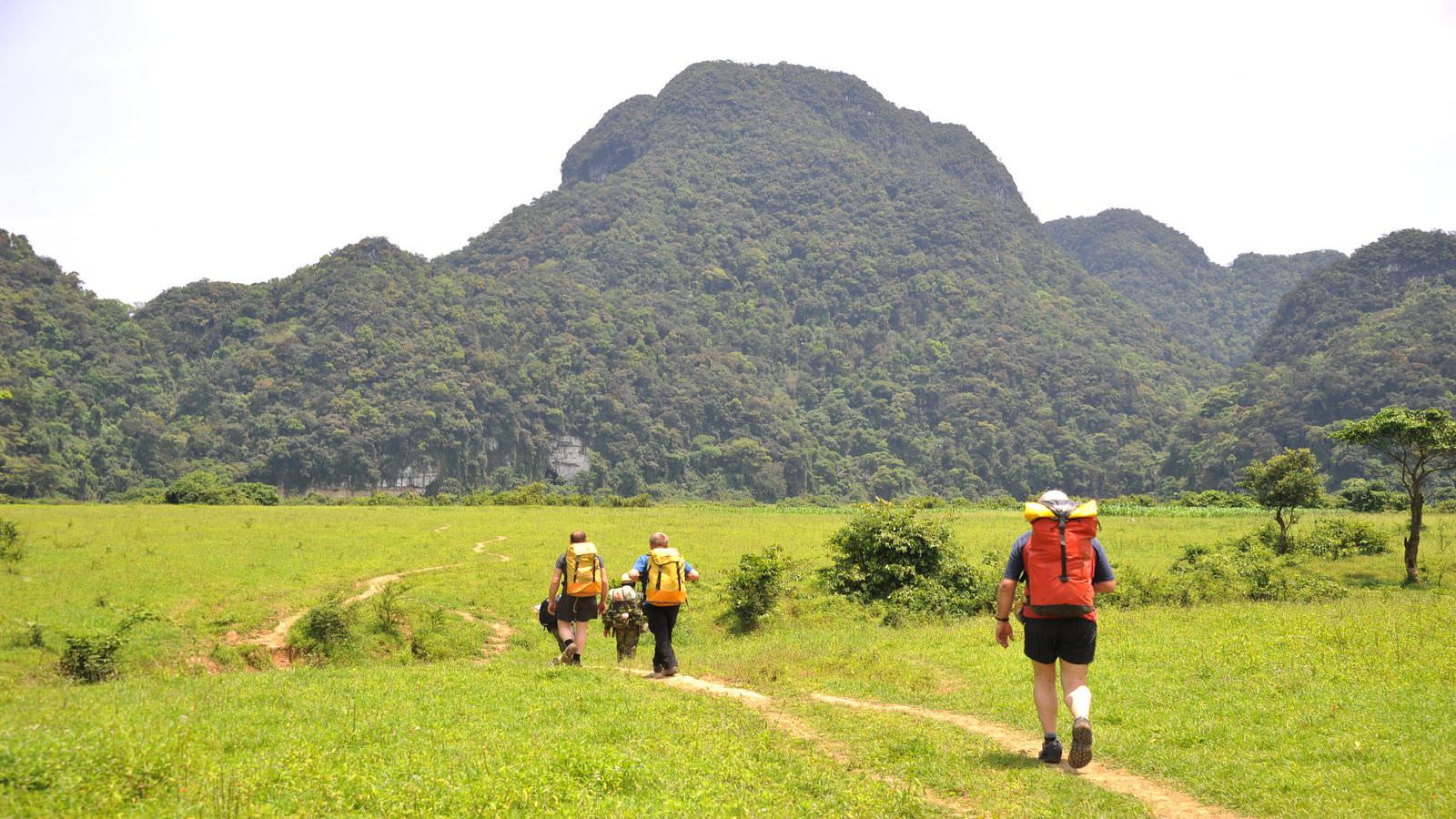 Trekking-Hang-En-Quang-Binh-wetrekvn.jpg