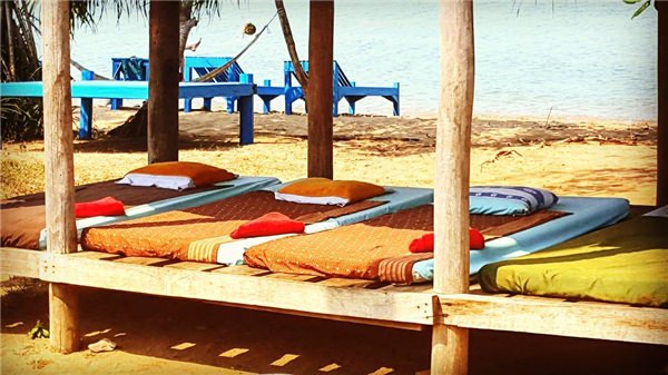 Hay-de-KoRong-lai-sau-di-con-mot-dao-khac-dep-hon-o-CamPuChia